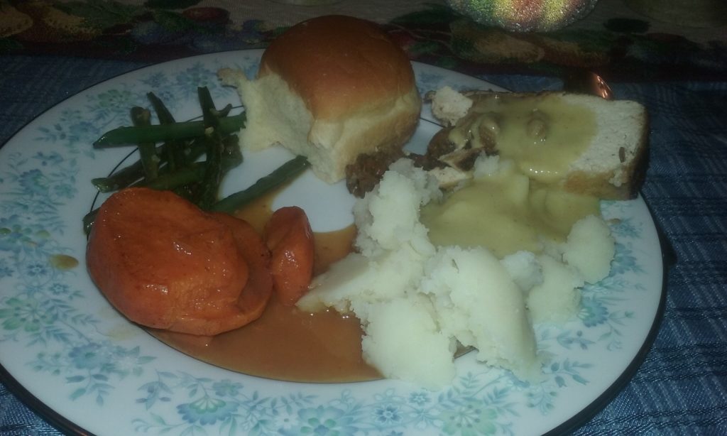 plate of Thanksgiving food