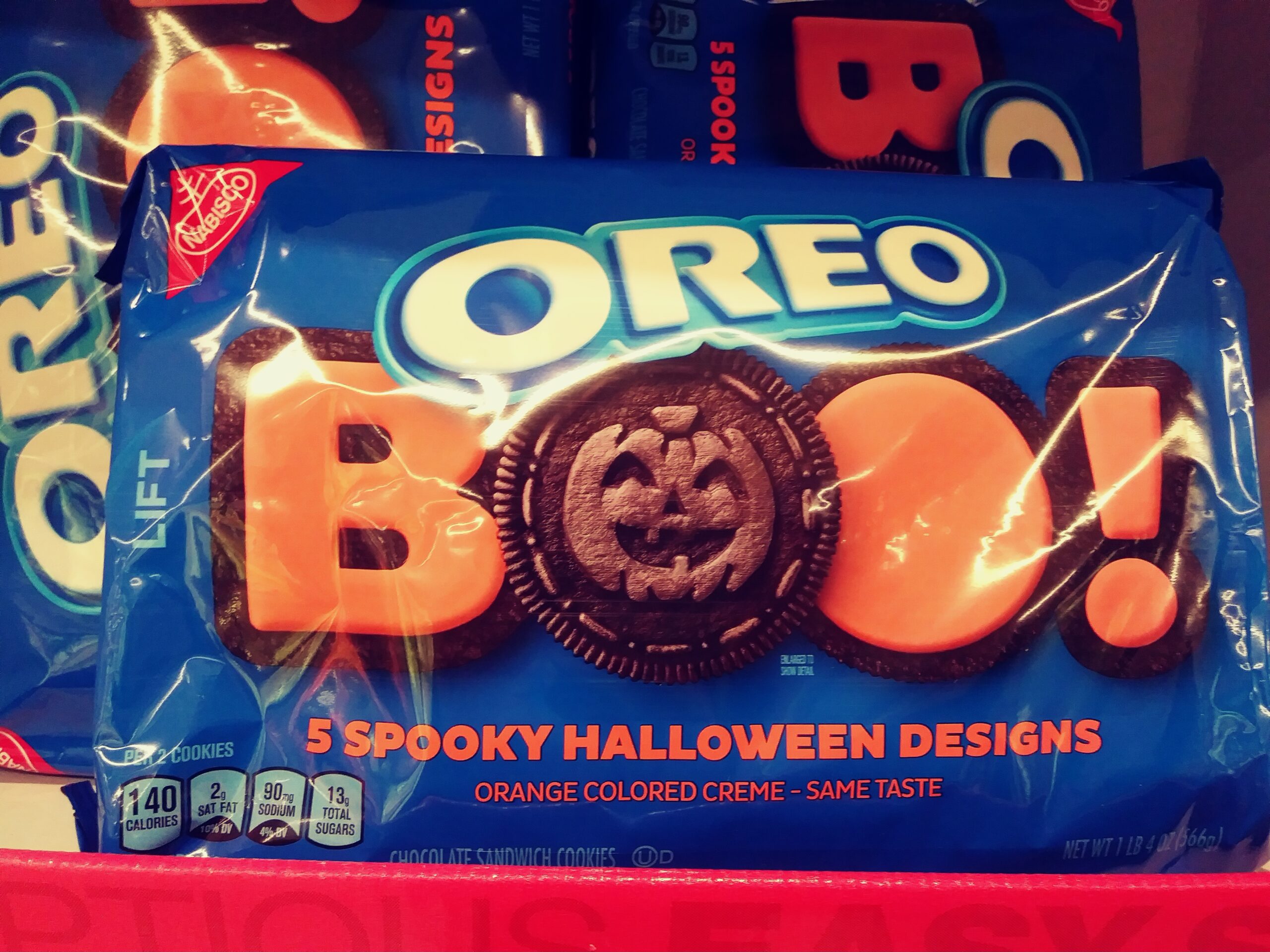 Halloween Oreo Cookies that say Boo