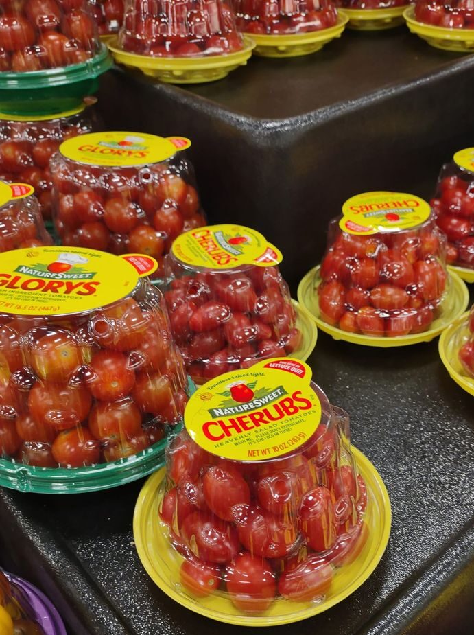 Nature Sweet cherry tomatoes in plastic dome containers