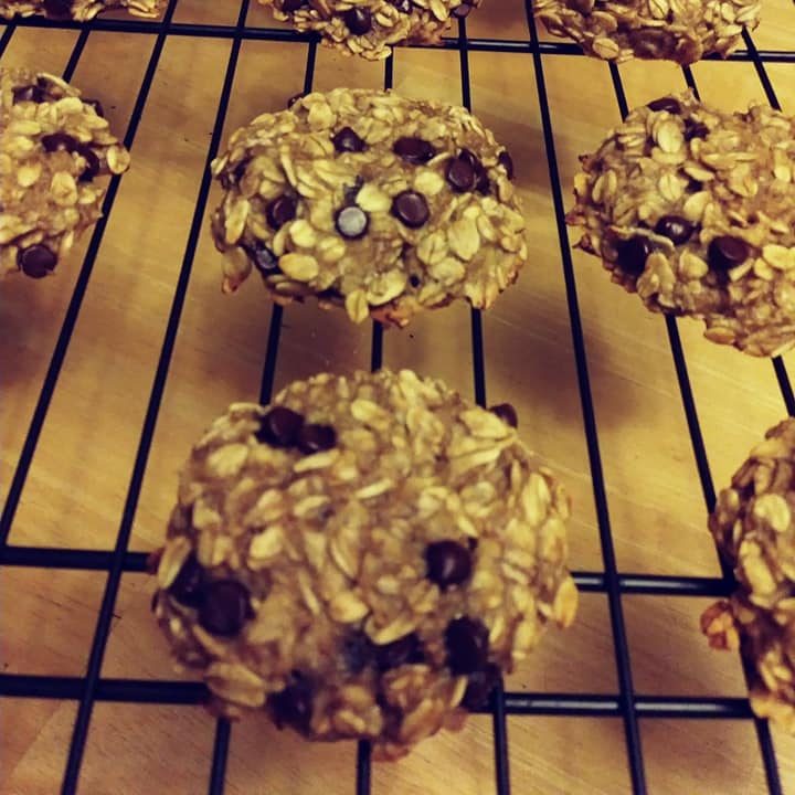 Banana oat cookies chocolate chips